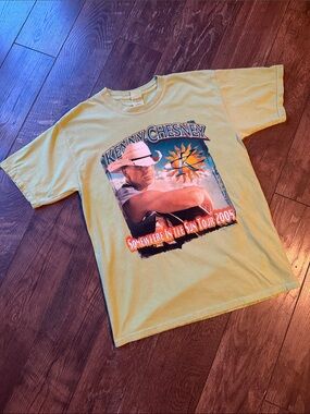 Gildan Yellow Kenny Chesney Somewhere In The Sun Tour Tee